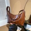 Европейская и американская простая однотонная повседневная ретро-сумка женская весна 2024 года новая корейская версия модная сумка через плечо под мышкой