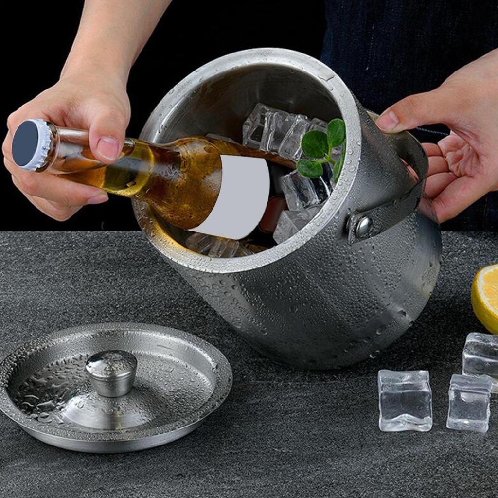 Ведро для льда с шампанским сохраняет напитки холодными с металлической изоляцией и крышкой для семейных вечеринок в баре