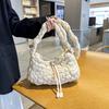 Новая сумка с пузырчатой плиссировкой, женская новая сумка под мышкой в иностранном стиле, персонализированная сумка через плечо для通勤