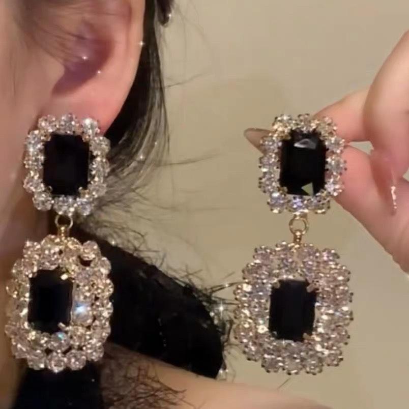 Элегантные серьги-подвески с кристаллами в форме капли воды в стиле французского двора