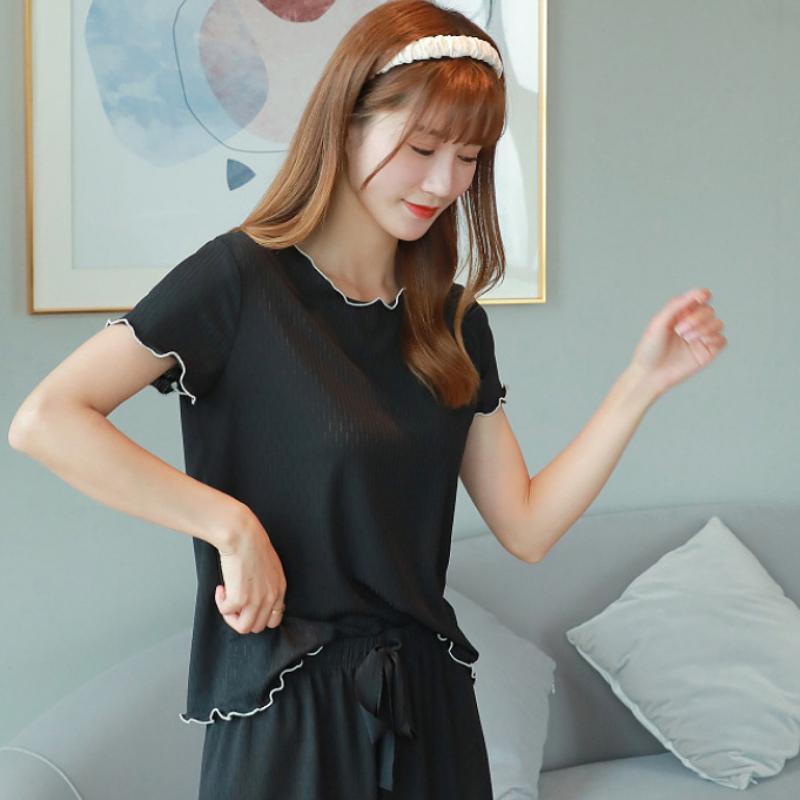 Ледяная шелковая пижама Женская с короткими рукавами и шортами Костюм из двух частей Корейский стиль Базовый классический осенний сладкий стиль Ins Свободный повседневный шикарный тренд домашней одежды