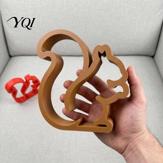 Lightweight PLA Art Ornaments 3D Printed Squirrel Figurine, Minimalist Statue, Hollow Animal Ornament for Living Cute Statues Office Desk Room