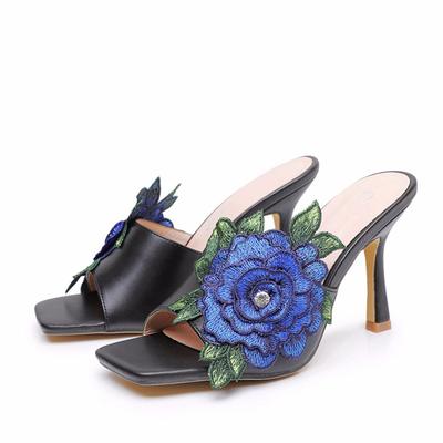 Мода Liyke Высокое Качество Ручная Вышивка Цветок Женские Тапочки Сандалии Мода Квадратный Открытый Тонкий Каблук Обувь Женские Мюли Слайды