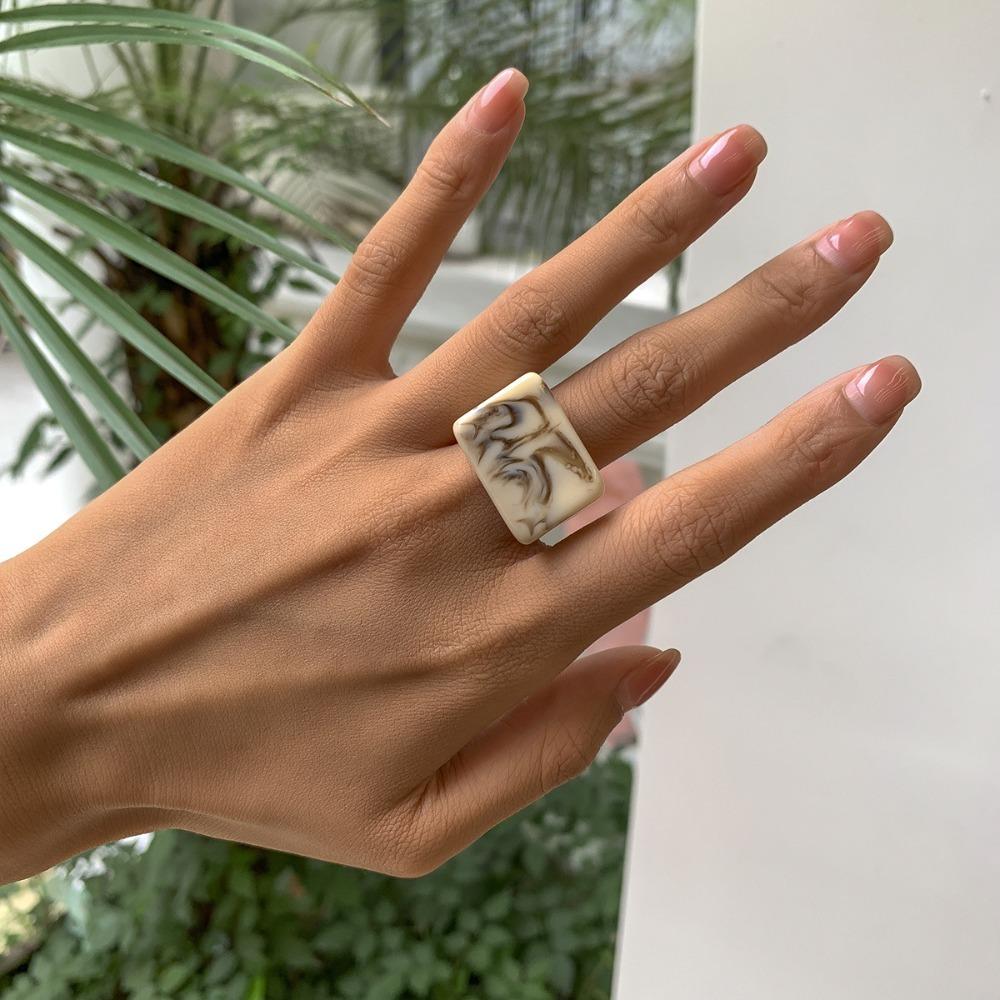 Темпераментное геометрическое квадратное кольцо Модное кольцо Новое цветное акриловое кольцо