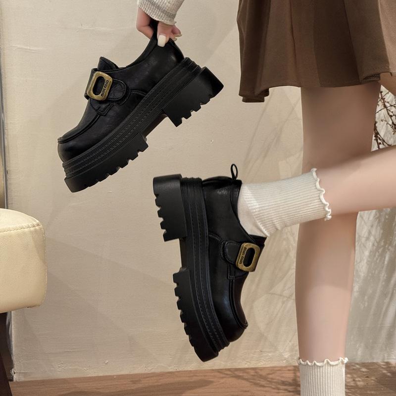 Платформа толстый каблук британский стиль маленькие кожаные туфли женские 2025 новые французские ретро универсальные увеличивающие рост лоферы на липучках