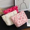 Пушистая косметичка с сердечками для девочек, милая косметичка с узором сердечек, женский плюшевый клатч на молнии для хранения косметики, украшений