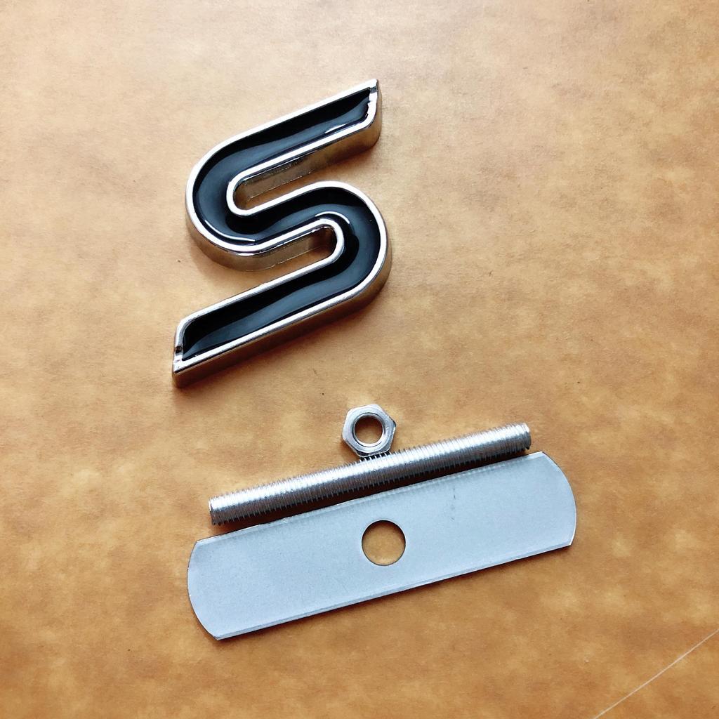 Ford Mondeo/Ford Fiesta ST Sport Grille Emblem - Metallic