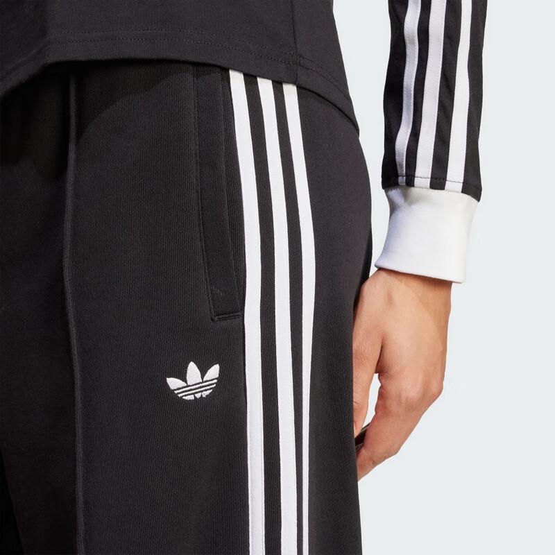adidas Женские трикотажные спортивные брюки JV7473