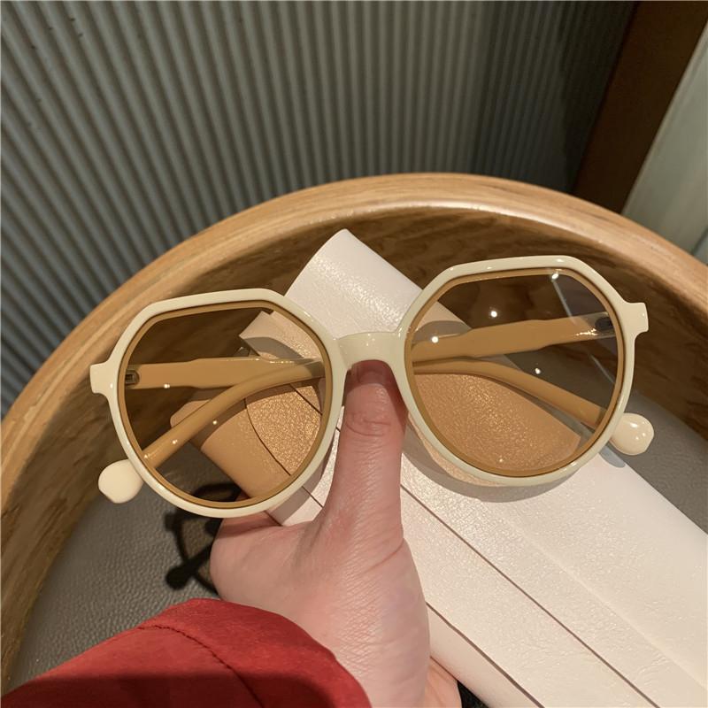 Vintage Women Sunglasses Round Frame Fashion Outdoor Beach Vacation Sunglasses Non Polarized Glasses