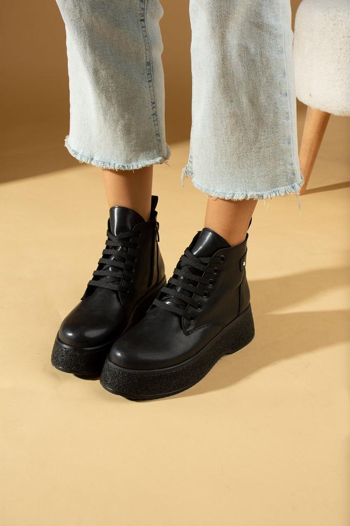 Стильные женские ботинки на удобной подошве на шнуровке 59-901-23Объем