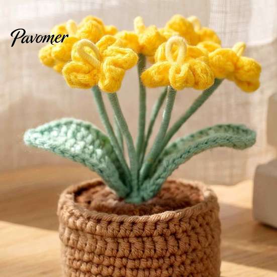Decorative Mini Potted Plants Crocheted Flower Plant, Artificial Yarn Ornament, Vibrant Multi-color Cute Tabletop Ornament Knitted Desktop Plant