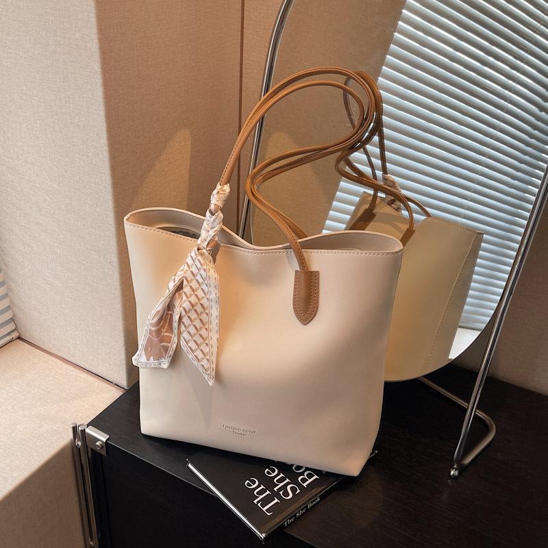 Сумка премиум-текстуры в стиле ретро большой вместимости женская новая сумка через плечо для通勤, сумка-тоут для студенток