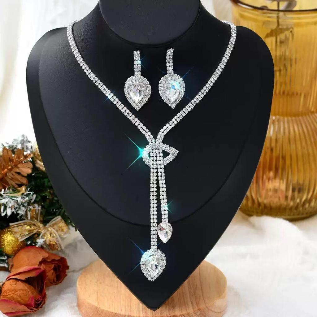 Элегантный межконтинентальный свадебный набор из страз: колье и серьги