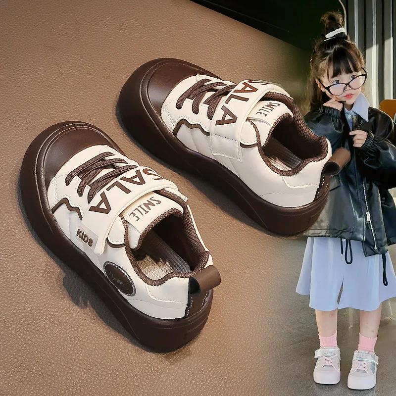 Спортивная обувь для мальчиков и девочек, толстая мягкая подошва, новая мода 2024, студенческие кроссовки для бега, с защитой пальцев, детская повседневная обувь, нескользящая, трендовая