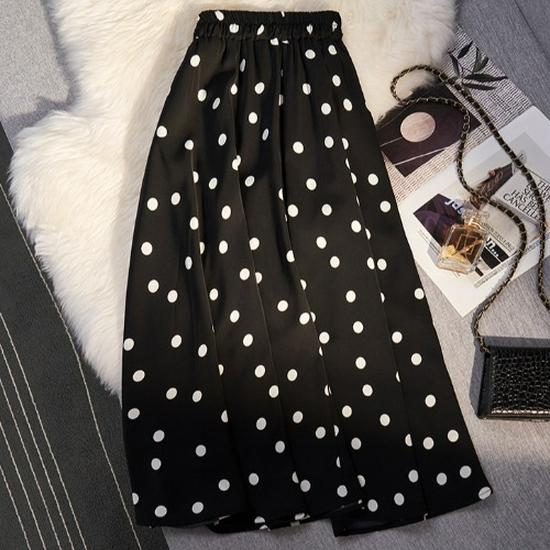 Эластичная юбка в горошек с высокой талией для миниатюрных женщин - Облегающий крой, средней длины, визуально вытягивает силуэт и стройнит, для весны и осени.