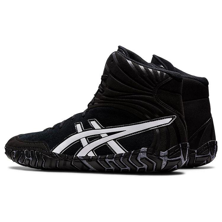 Asics Aggressor 5 Черно-белые мужские кроссовки 1081A048-001
