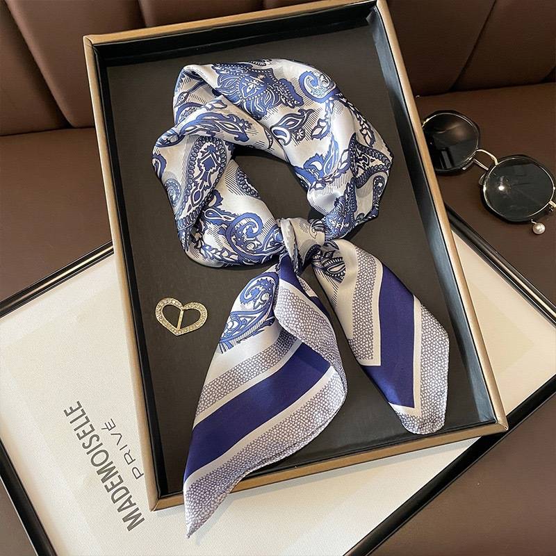 Luxury Design Chain Print Square Silk Scarf Lady Thin Neck Scarves Fashion Summer Sunscreen Headscarf For Women Bandana 70x70cm