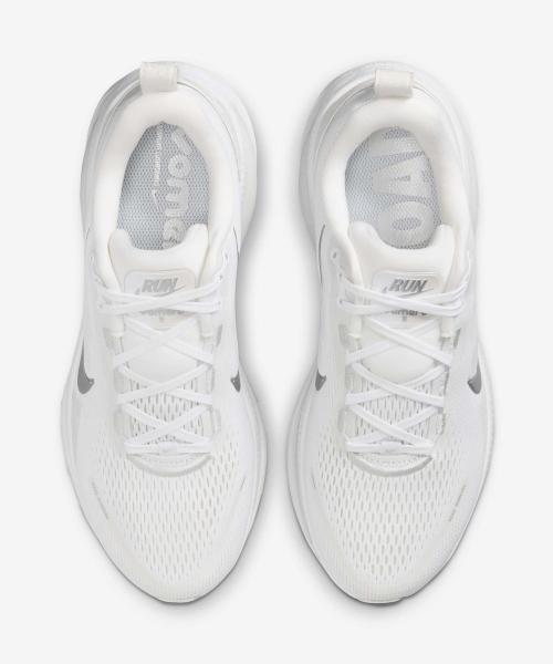 [Nike] Vomero 18 W - White:Photon Dust:Summit White:Metallic Silver [HM6804-104]