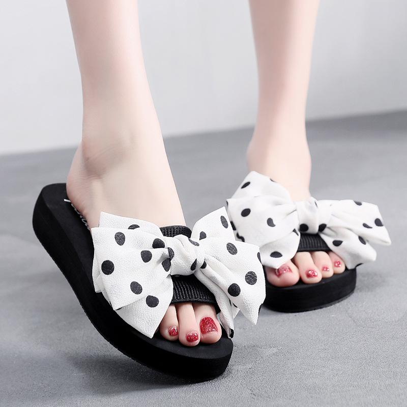 Летние тапочки на каблуке 3 см, женские летние сандалии с толстой подошвой и модными пляжными шлепанцами