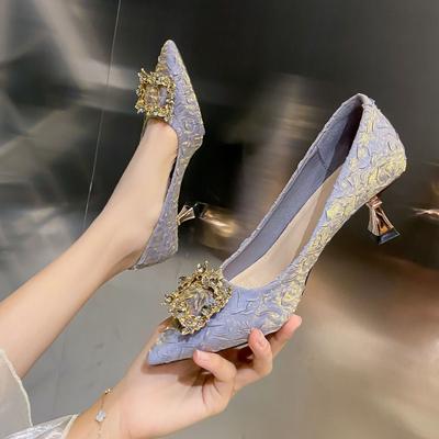 Туфли на низком каблуке и высоком каблуке с квадратной пряжкой из стразов, корейская версия, туфли-рюмочки с острым носком, новая модель 2025 года, женские туфли для работы с неглубоким вырезом