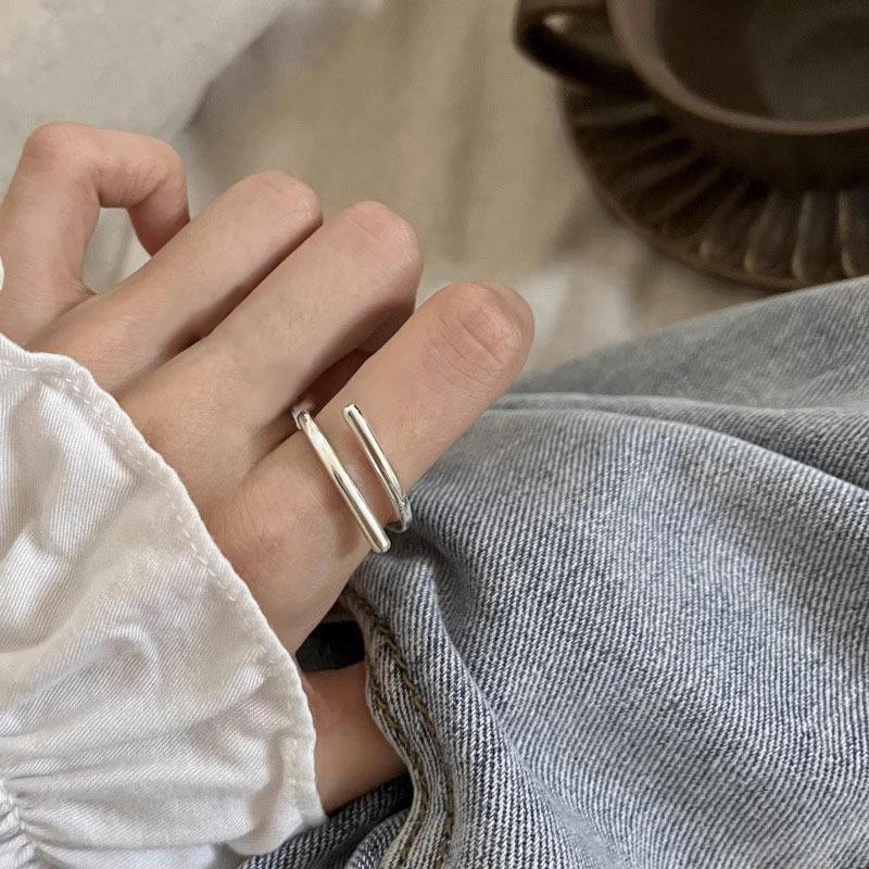Simple Style Interlocking Lines Glossy Plain Ring Female Niche Design Fashionable Personality Match Cold Wind Openings Finger Rings Party Jewelry