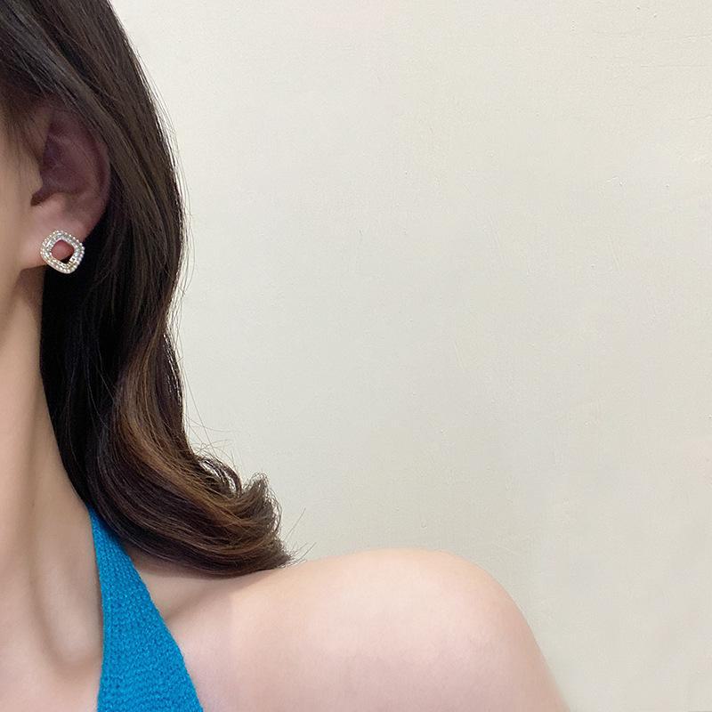 Геометрические модные серьги с бриллиантами и жемчугом: Серебряная игла S925, модный и элегантный дизайн для женщин