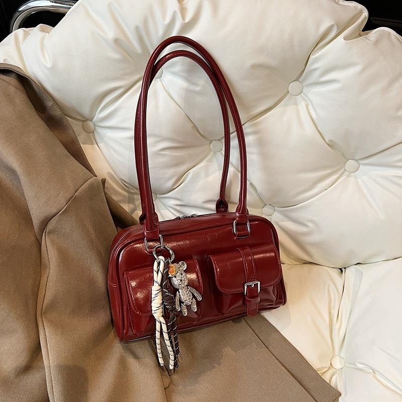 Женская сумка премиум-класса большой вместимости 2025 новая осень-зима нишевый дизайн одно плечо сумка подмышку сумка-подушка для通勤