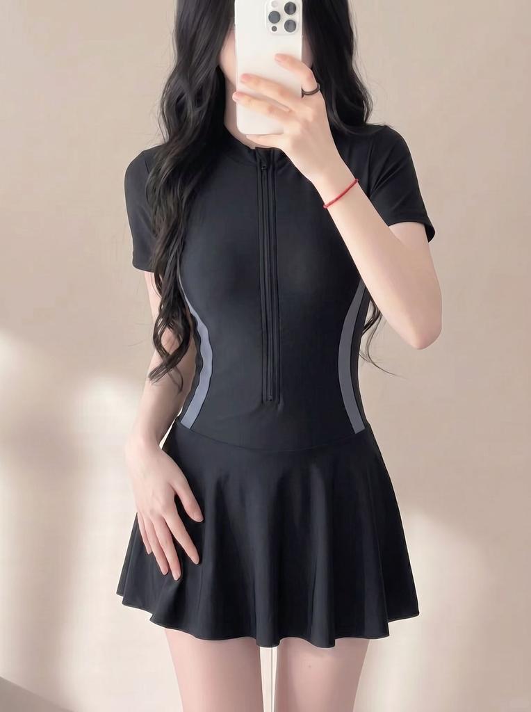 New women's skirt-style one-piece small and fresh women's swimsuit conservative and thin long-sleeved student hot spring swimsuit
