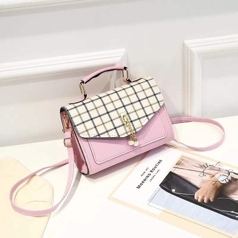 Autumn and Winter Korean Version of The Female Package Single Shoulder Crossbody Handbag Fashion Trend Small Square Bag Female Students Simple