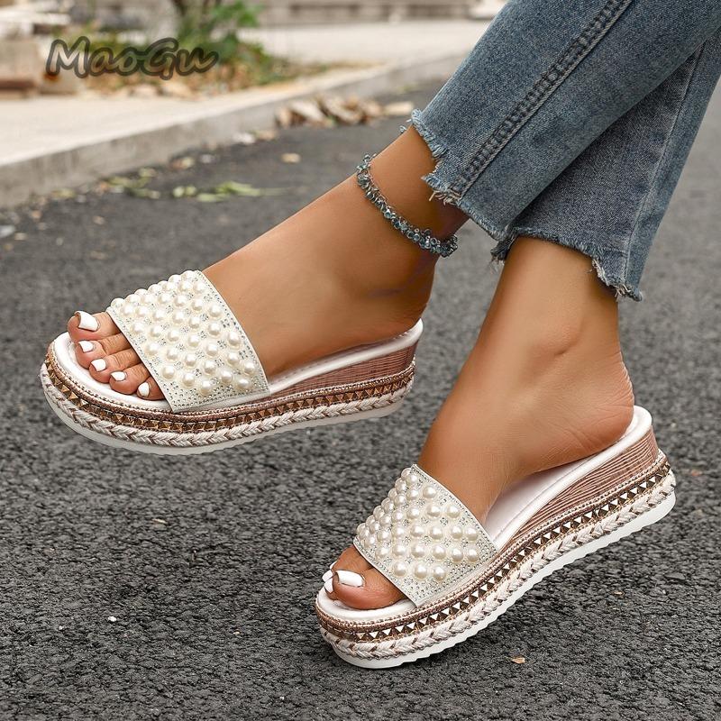 Fashion Summer Outdoor Peep Toe Thick Bottom Women's Slippers Shoes for Women 2025 Fashion New Round Toe Pearl Casual Slippers Women