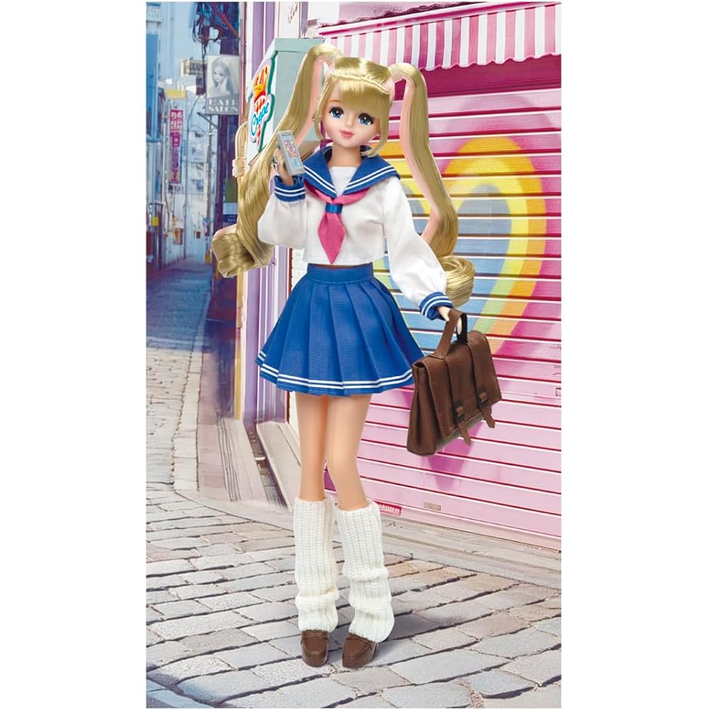 Takara Tomy Licca Doll with Dress-Up Accessories for Role Play Toys Ages 3 and Up