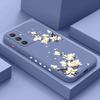 Golden Petal Flower Phone Case For Samsung Galaxy A56 A36 A26 A16 A06 A17 A07 A55 A35 A25 A15 A05 A54 A34 A24 A14 A04 4G 5G Cove
