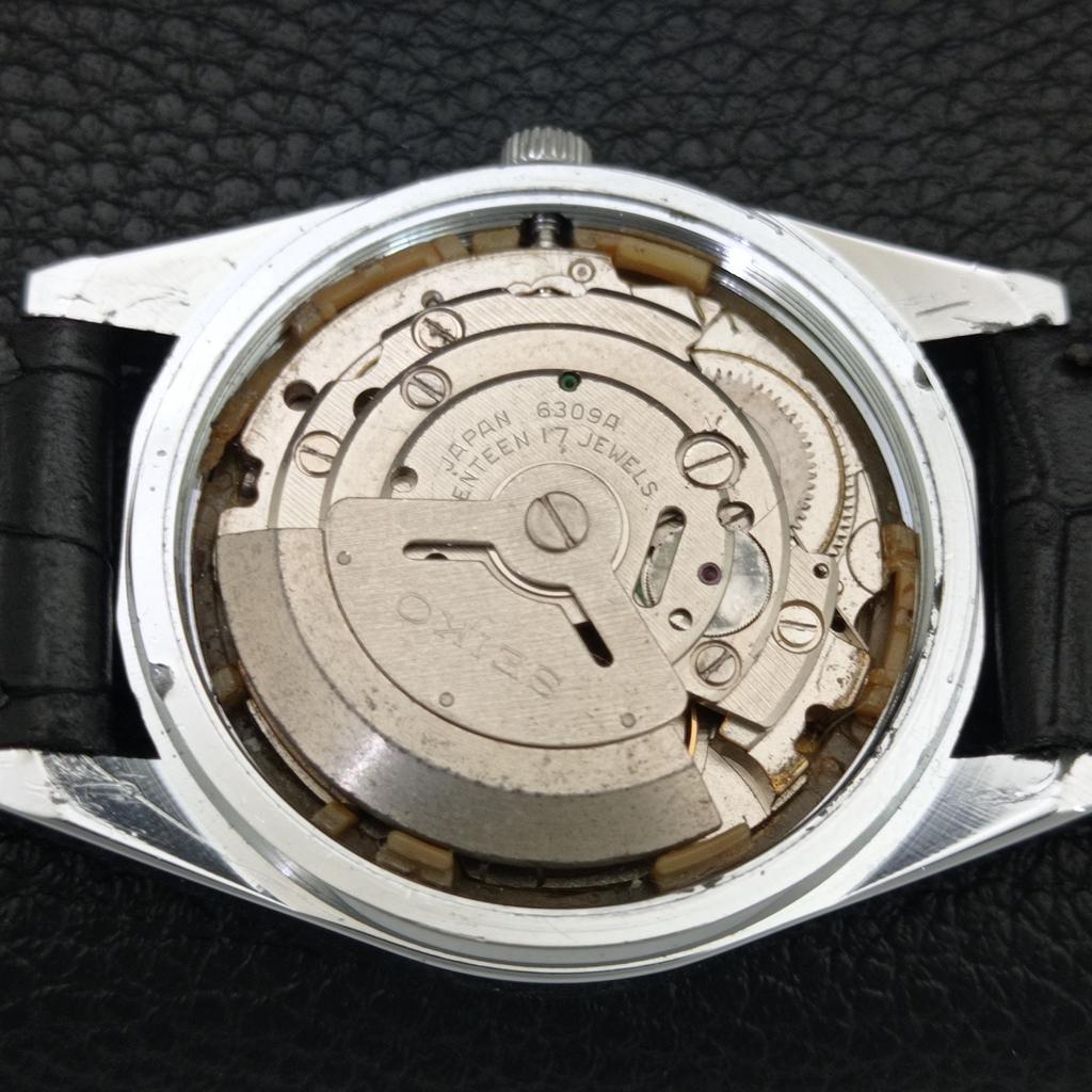 ЯПОНСКИЕ ВИНТАЖНЫЕ ОТРЕМОНТИРОВАННЫЕ АВТОМАТИЧЕСКИЕ МУЖСКИЕ ЧАСЫ SEIKO 5 С ЧЕРНЫМ ЦИФЕРБЛАТОМ a443977-1