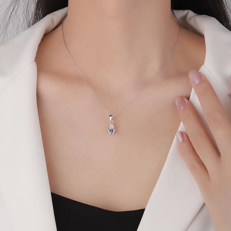 High Quality Fine Jewelry Water Drop Moissanite Pendant Necklace for Women Gifts Collarbone Chain Moissanite Necklace