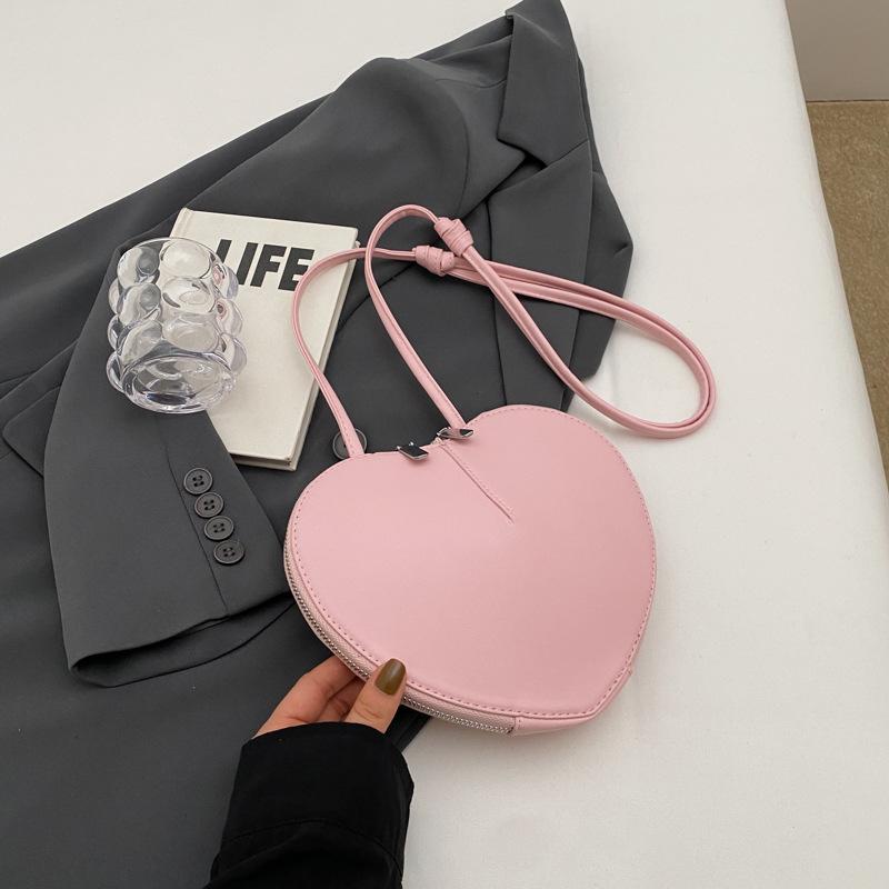 Fashion Bag Women's New Versatile Messenger Bag Mini Heart Bag