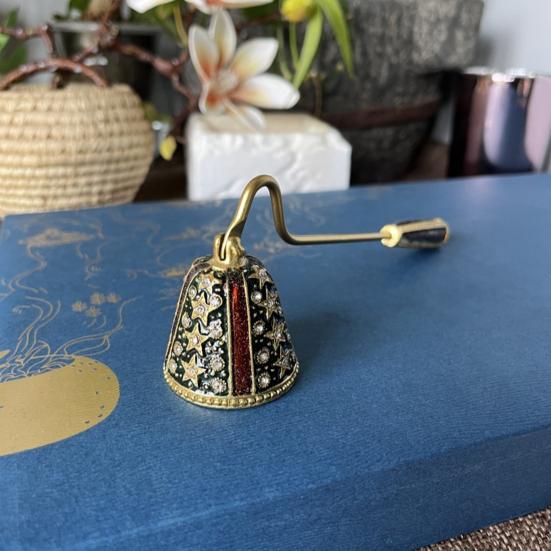 Metal Candle Snuffer Long Handle Candle Wick Flame Extinguisher Putting Out Candle Extinguishing Tool Decorative Candle Accessory