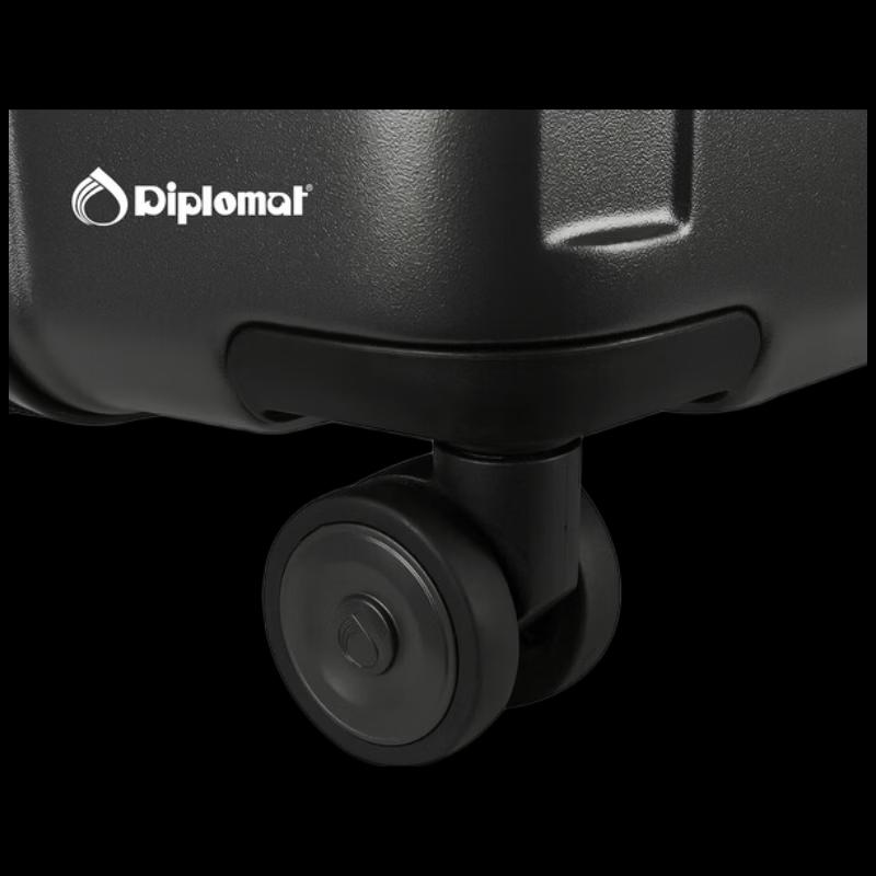 Жесткий чемодан для ручной клади Diplomat TC-26082