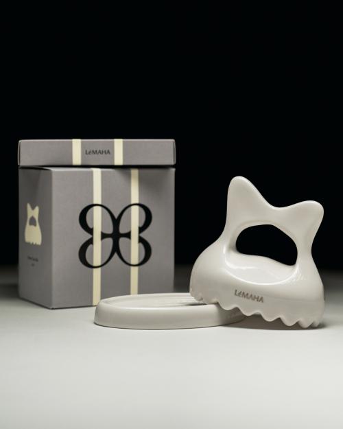 [2SET] Le Maha Ceramic Body Gua Sha + Stand (Set)