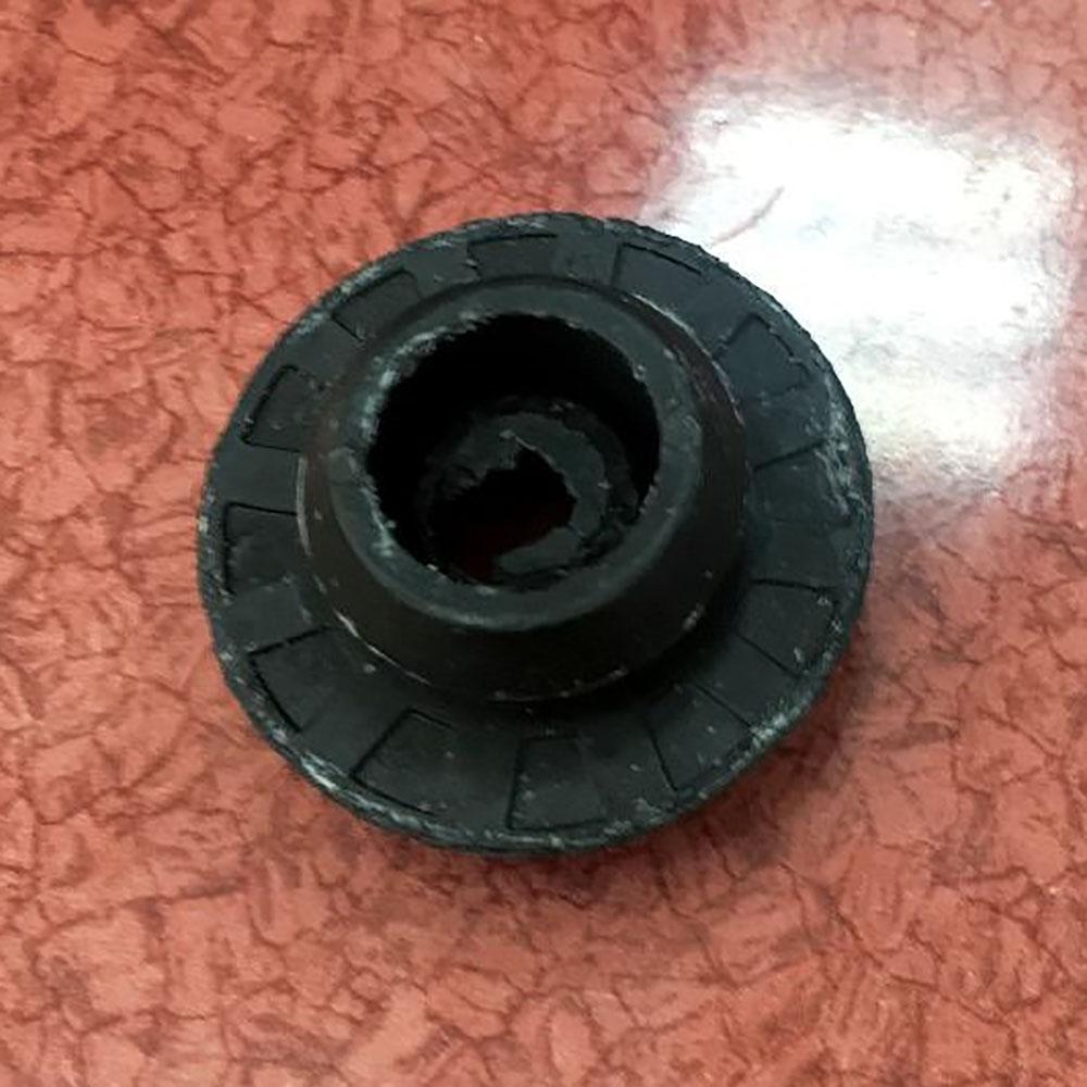 2Pcs Radiator Lower Insulator For Opel Astra J Chevrolet Cruze Orlando 90501087