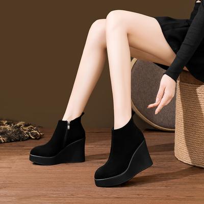 10,5 см кожаные на толстой подошве с острым носком на танкетке маленькие мужские ботильоны 2025 осень-зима новые водонепроницаемые настольные овчинные короткие ботинки