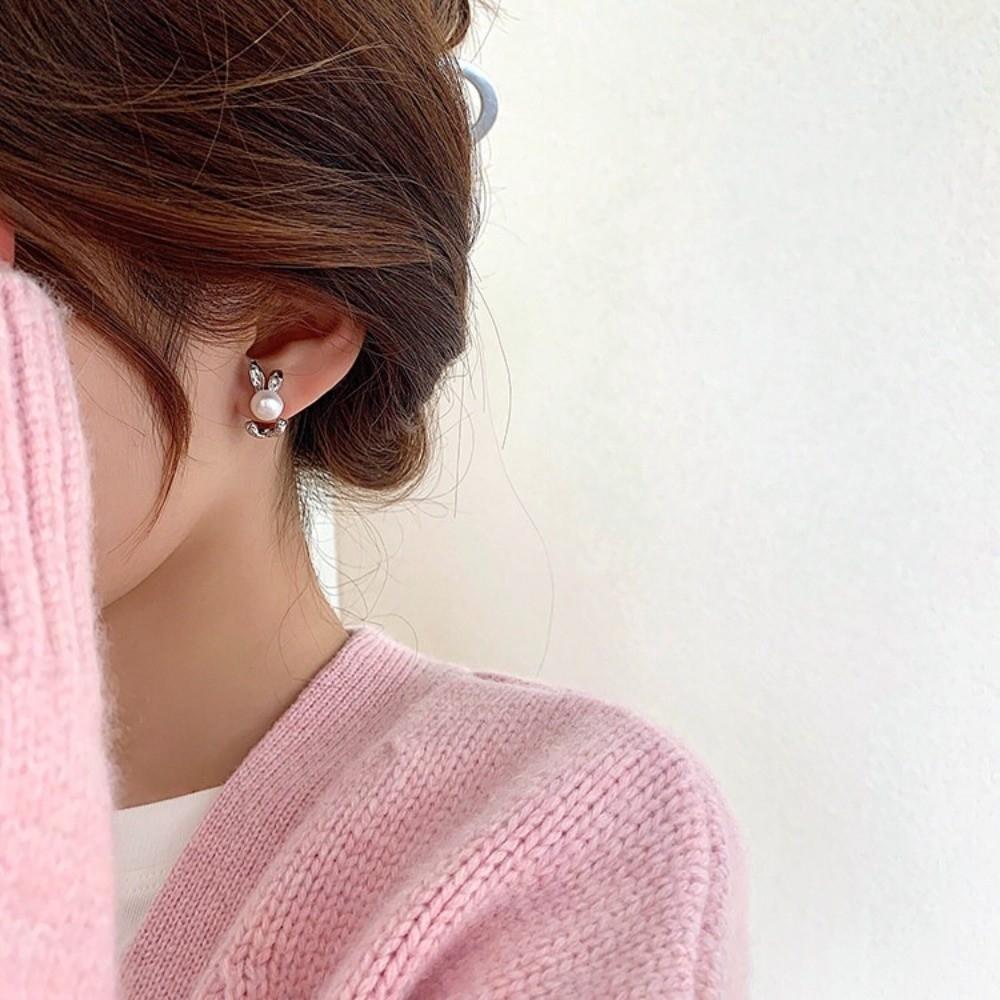 Cute Rabbit Ear Studs Sweet Ladies Pearl Earrings Exquisite Rabbit Earrings Spring Summer
