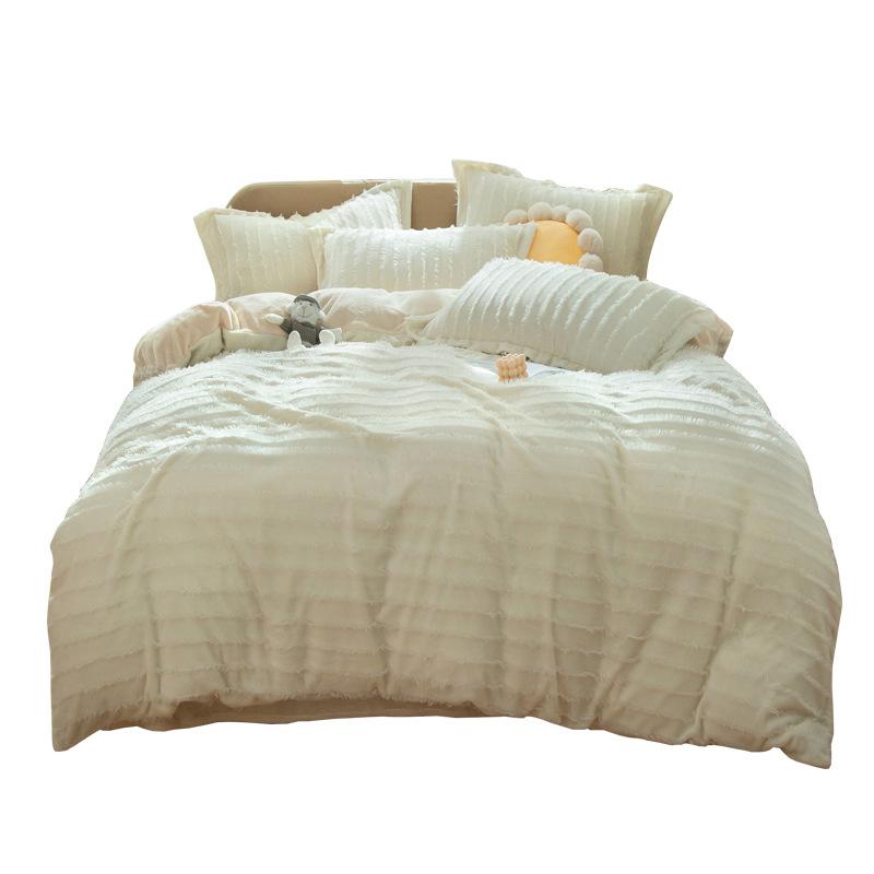 Зимний молочный бархатный комплект из 4 предметов, утолщенное теплое коралловое бархатное покрывало, пододеяльник, однотонное фланелевое постельное белье