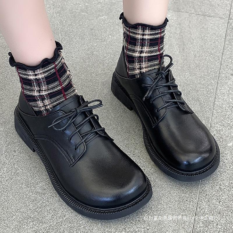 Британские женские туфли на плоской подошве большого размера 41-43 одинарные туфли 2025 года новые осенние туфли из мягкой кожи на мягкой подошве с широким носом маленькие кожаные туфли