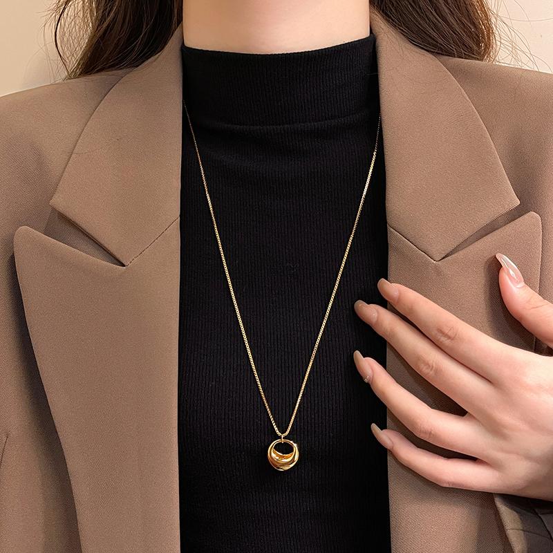 Golden Color Chain Circle Pendant Autumn/Winter Long Sweater Chain for Women’s Non Fading Necklace Trendy Jewelry Accessories