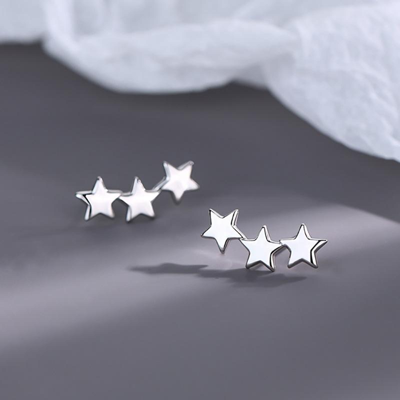 Серьги-гвоздики в форме звезды. Женские простые серьги-гвоздики в форме пятиконечной звезды. Дизайн Sense Summer.