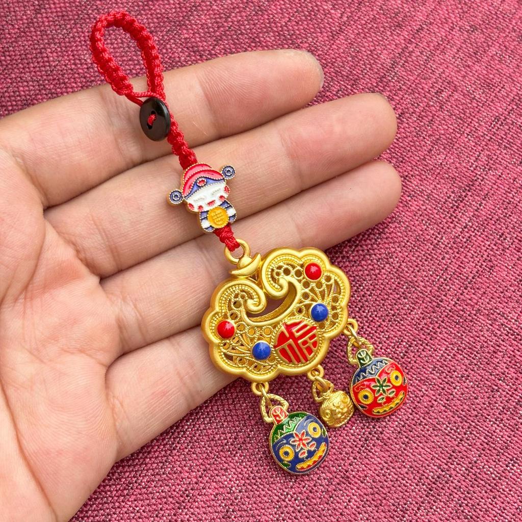 Винтажный брелок для ключей «Автомобиль на удачу» с подвеской в виде золотого зверя и пряжкой в виде колокольчика мира для мужчин и женщин