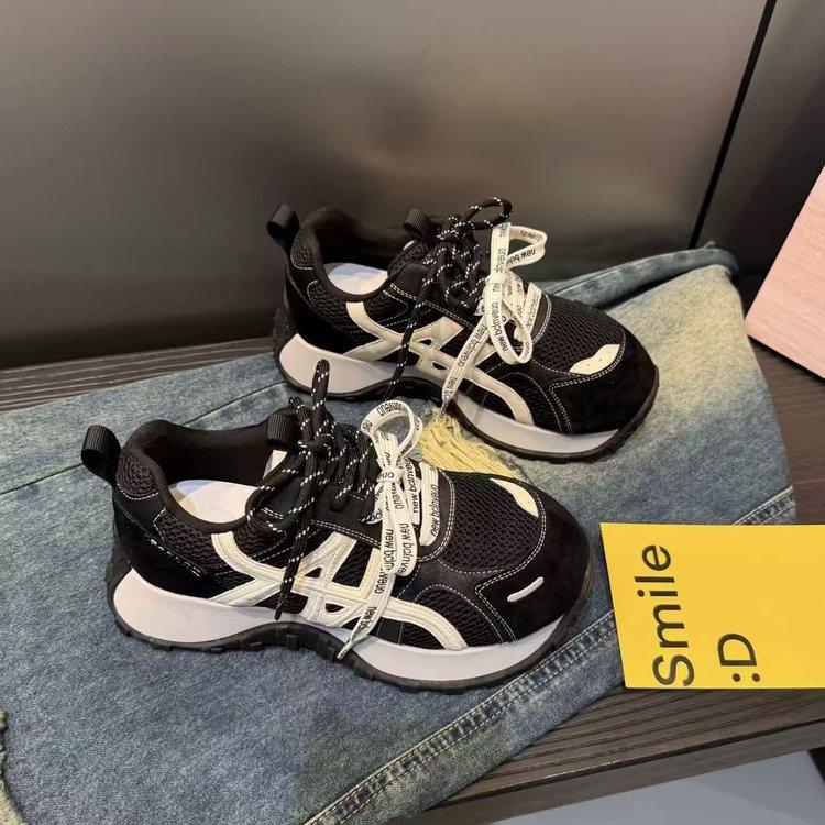 Женская обувь из натуральной кожи 2025 осень новая корейская версия на толстой подошве маленькие папины кроссовки маленькая талия кроссовки Форреста Гампа повседневные кроссовки для бега