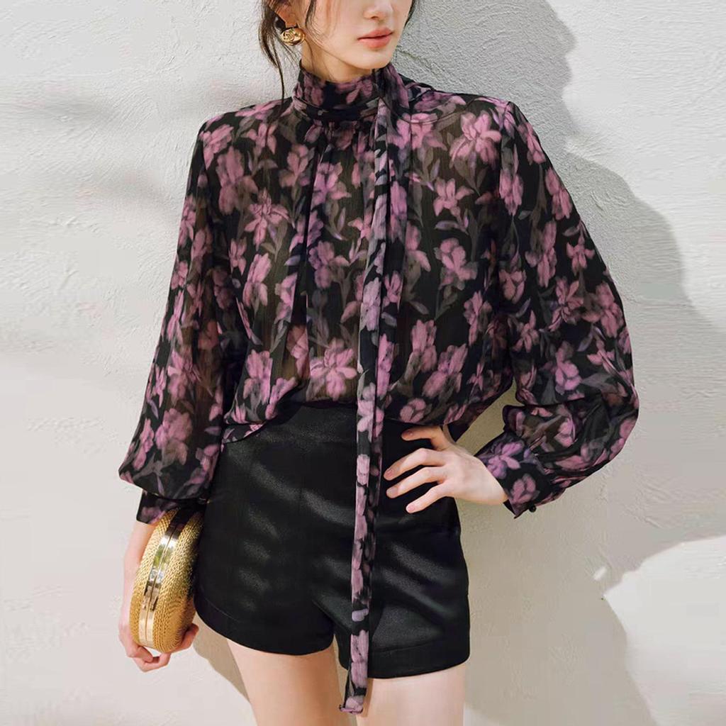Весна 2026 Элегантная французская блузка с драпирующимся воротником и цветочным принтом из крепа