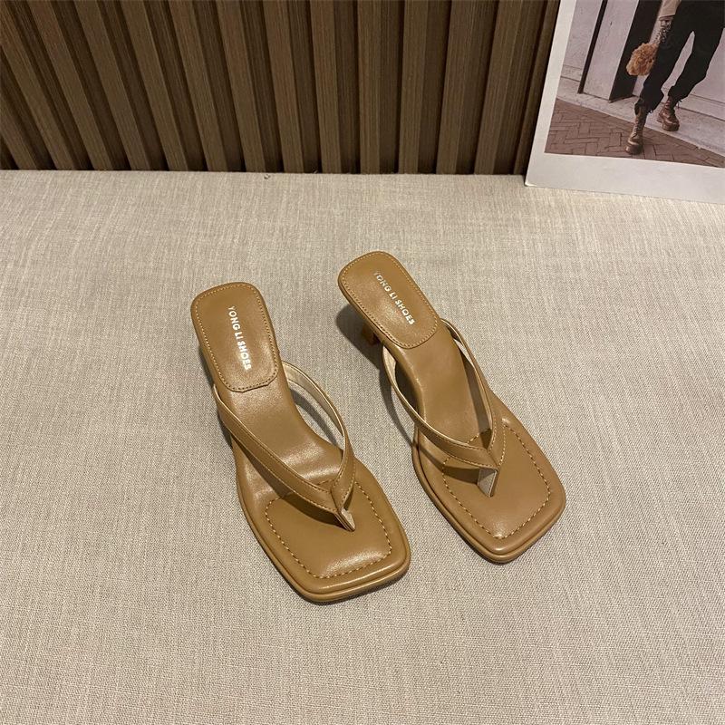 Женские тапочки на лето 2025 года, новые сандалии с квадратным носком и тонким каблуком, модные тапочки с перемычкой для пальцев