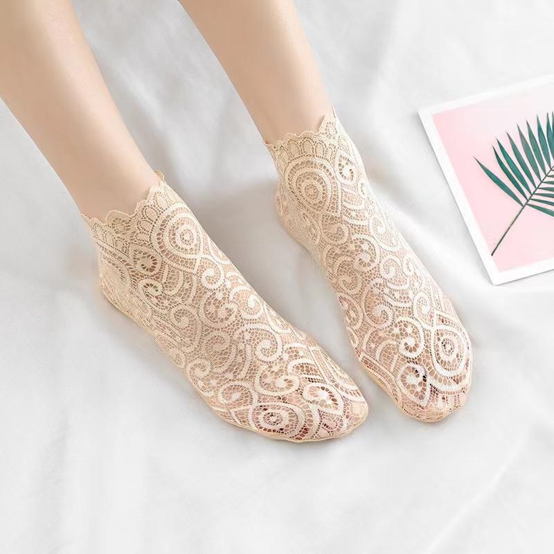 Женские милые цветочные кружевные носки, модные летние сетчатые короткие милые ажурные носки Chaussette с мягкой хлопковой подошвой, нескользящие, свободные Sokken